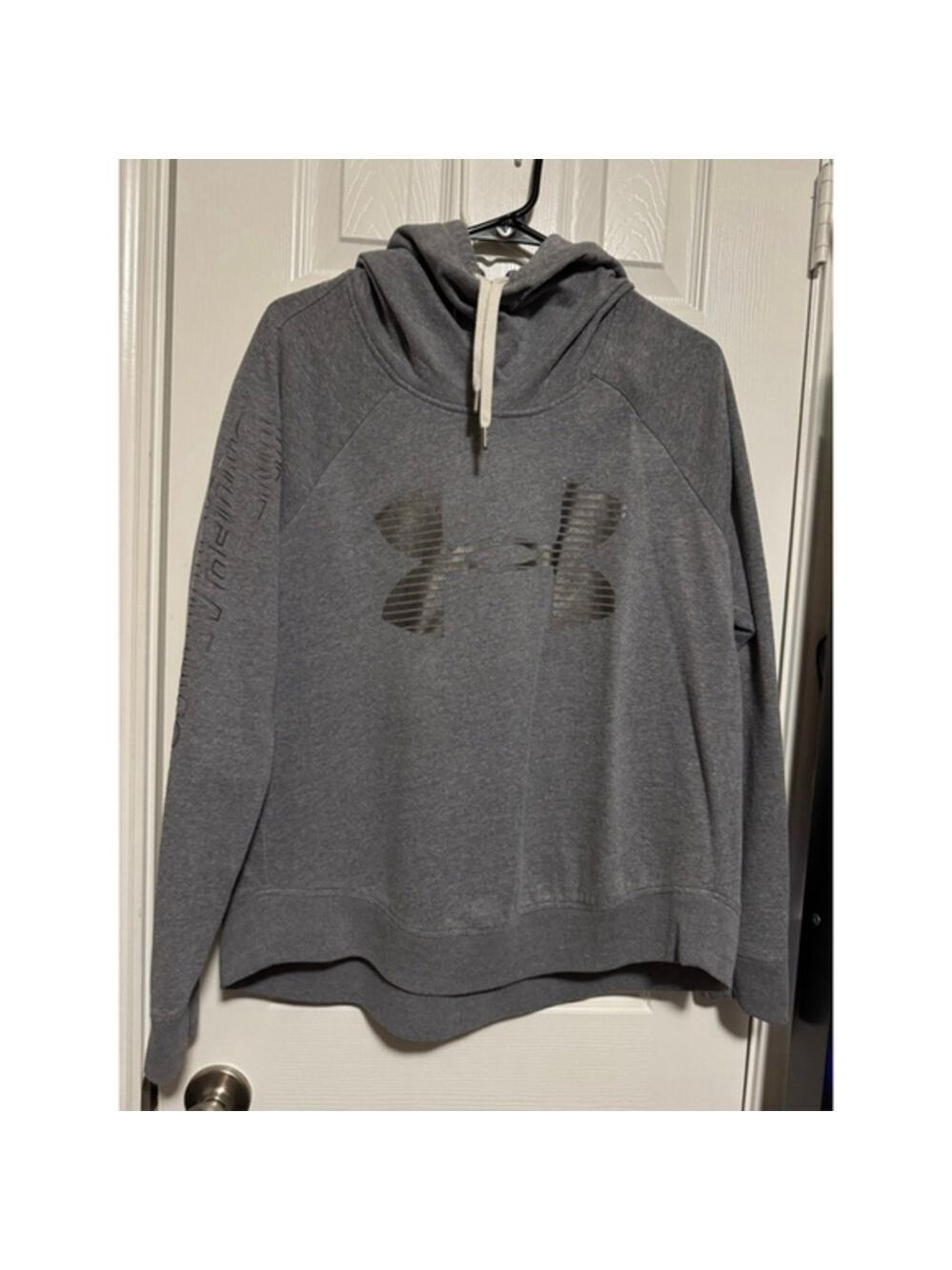 Under Armour Women’s Gray Hoodie Large Athletic Pullover Logo Sweatshirt - Picture 2 of 7
